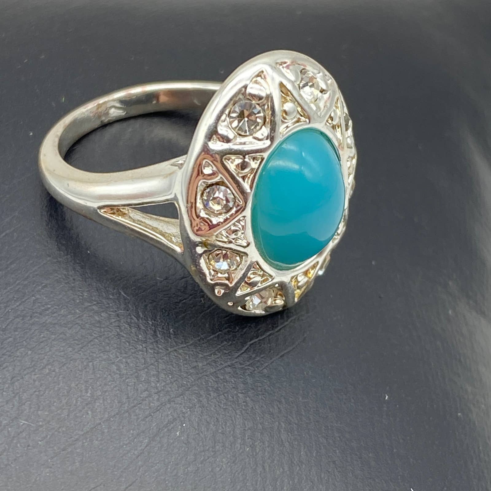 Avon Nrt Faux Turquoise And Rhinestone Ring-Size 6 14$